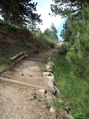 Trail leading up to Barclay